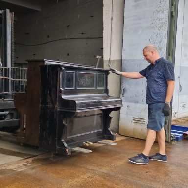 Klaviertransport - Aufladen (über 300 kg pro Klavier)