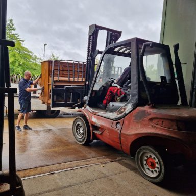 Klaviertransport - Abladen (über 300 kg pro Klavier)